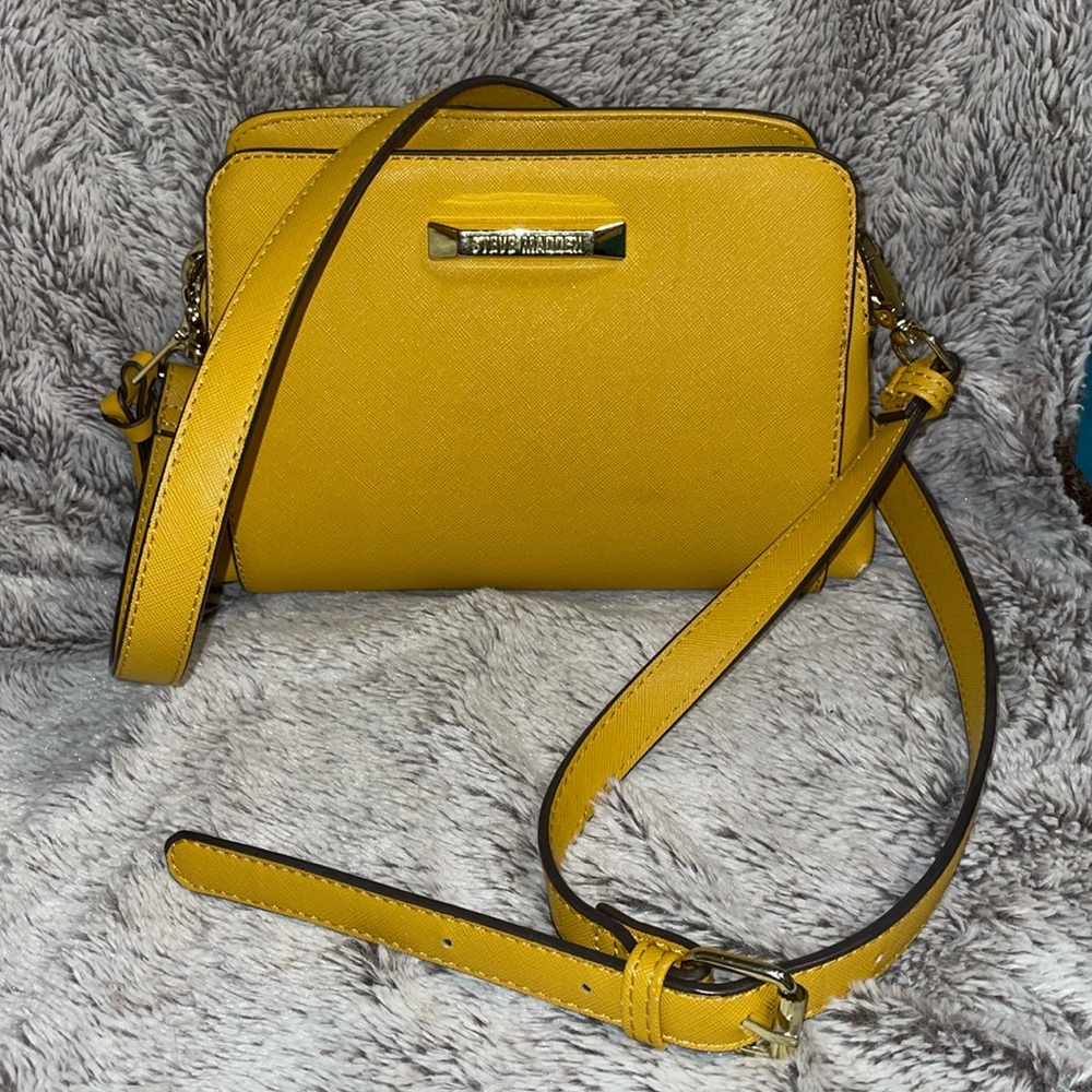 Steve Madden yellow purse